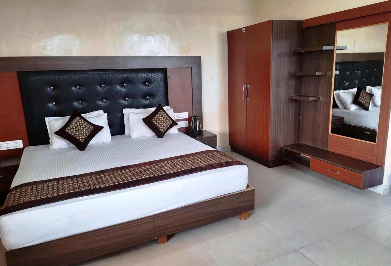 Pops Resort Pālampur Zewnętrze zdjęcie