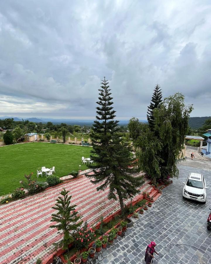 Pops Resort Pālampur Zewnętrze zdjęcie