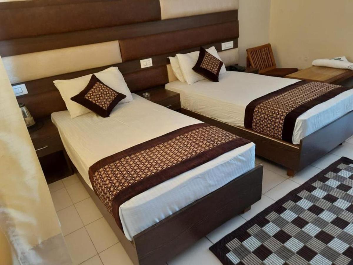 Pops Resort Pālampur Zewnętrze zdjęcie
