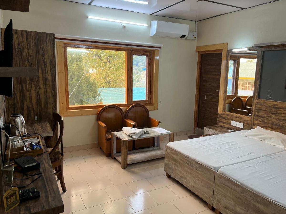 Pops Resort Pālampur Zewnętrze zdjęcie