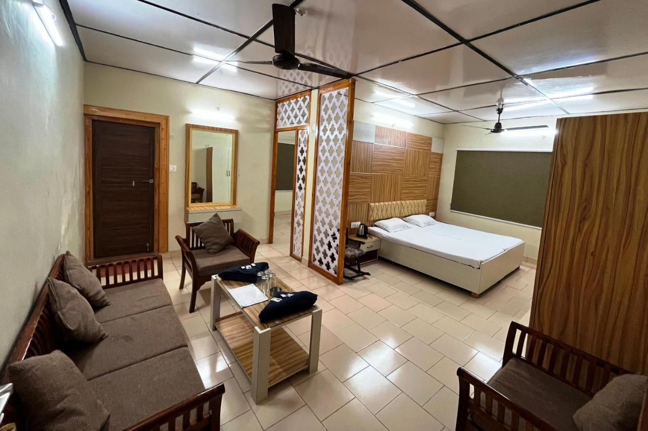 Pops Resort Pālampur Zewnętrze zdjęcie