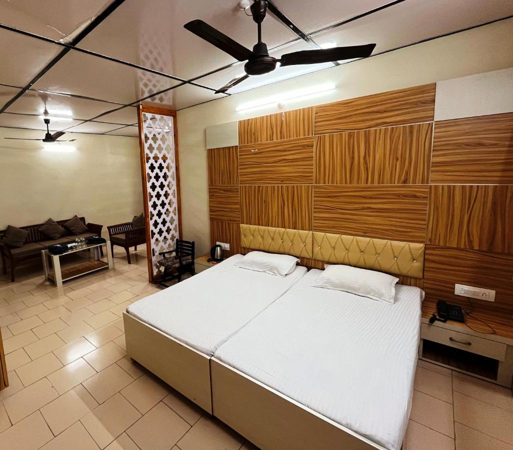Pops Resort Pālampur Zewnętrze zdjęcie