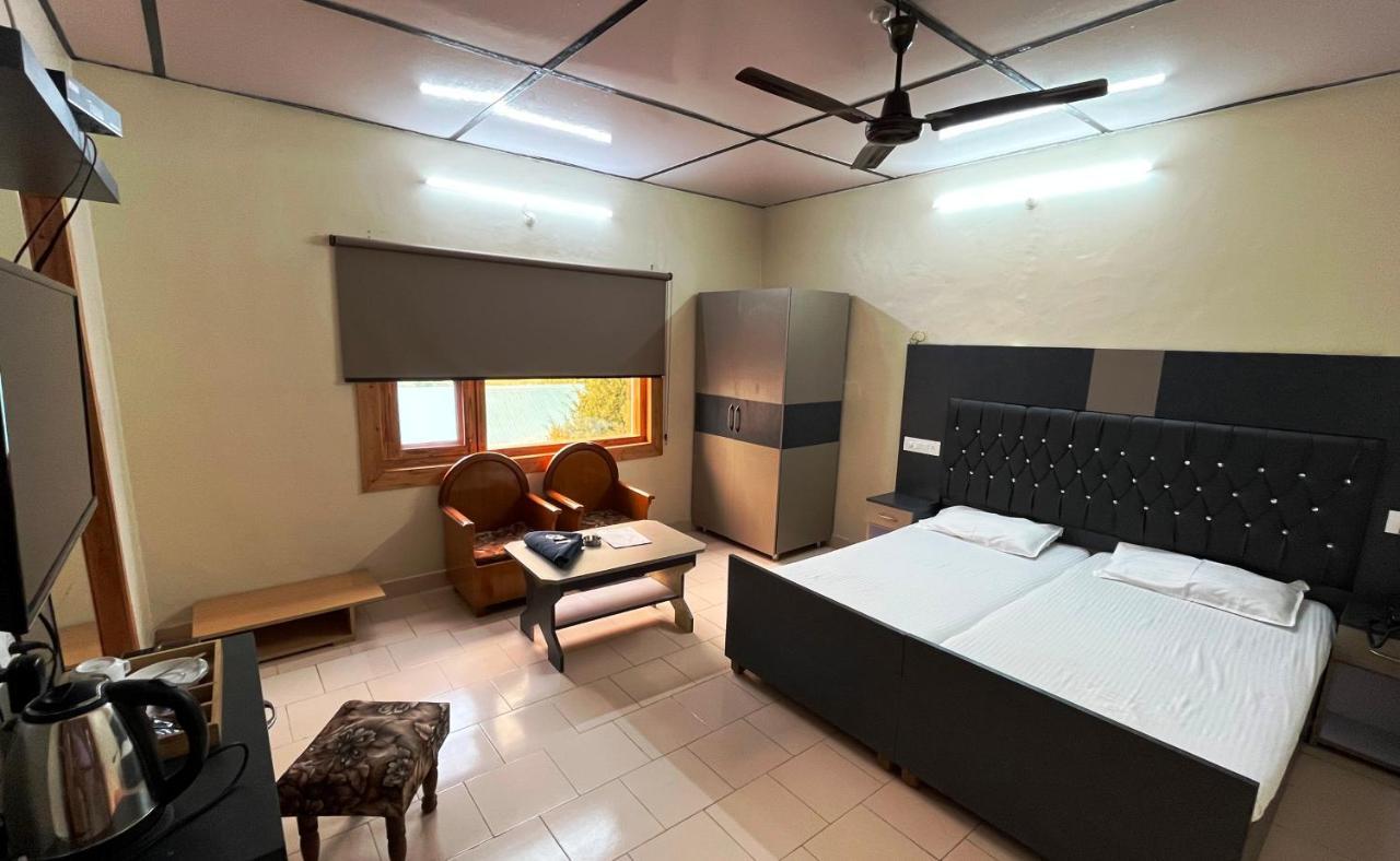 Pops Resort Pālampur Zewnętrze zdjęcie