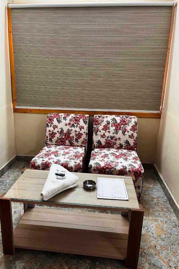 Pops Resort Pālampur Zewnętrze zdjęcie
