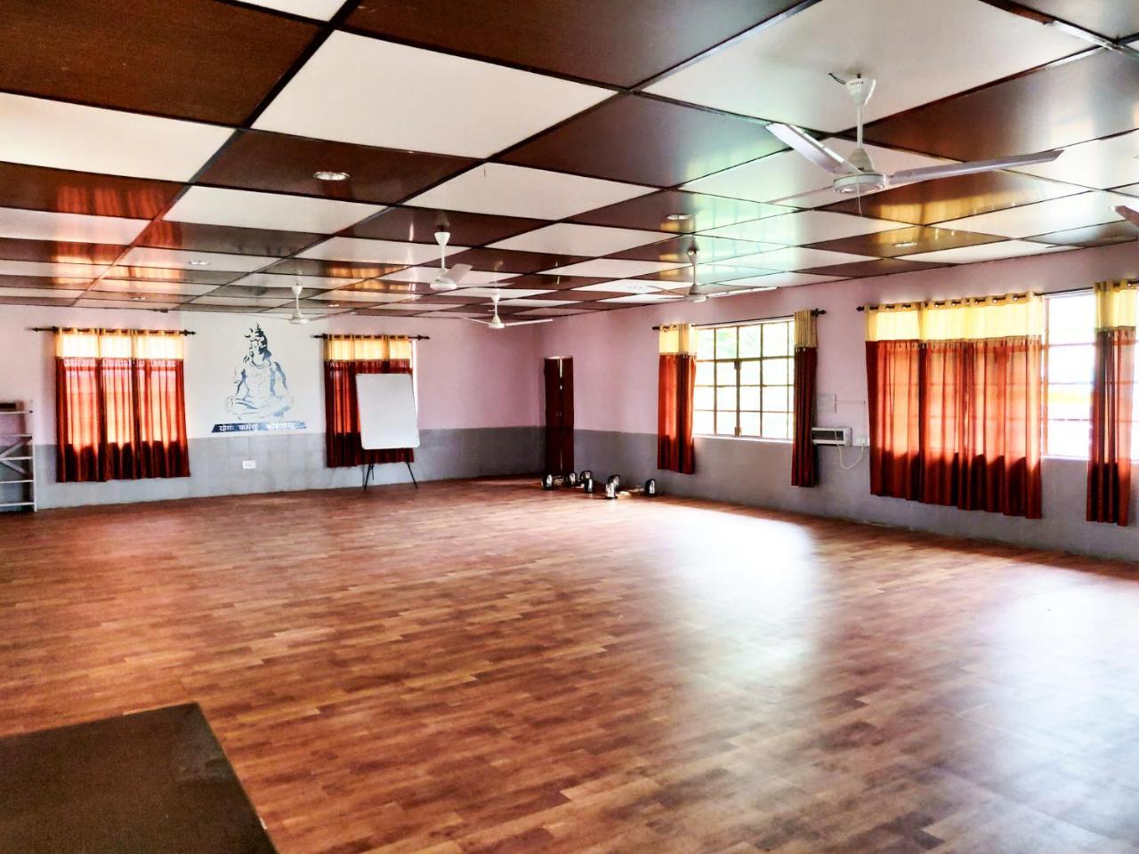 Pops Resort Pālampur Zewnętrze zdjęcie