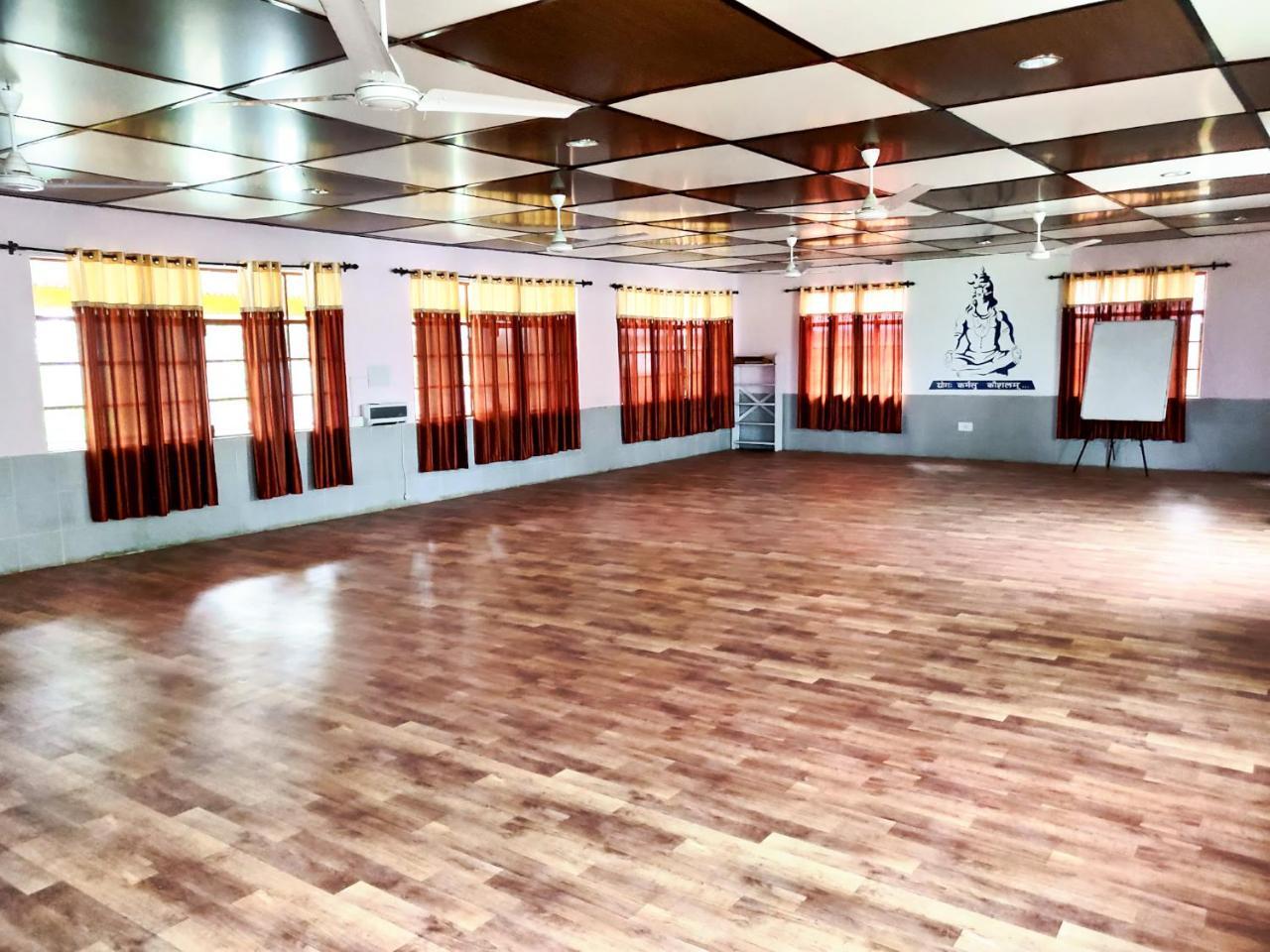 Pops Resort Pālampur Zewnętrze zdjęcie